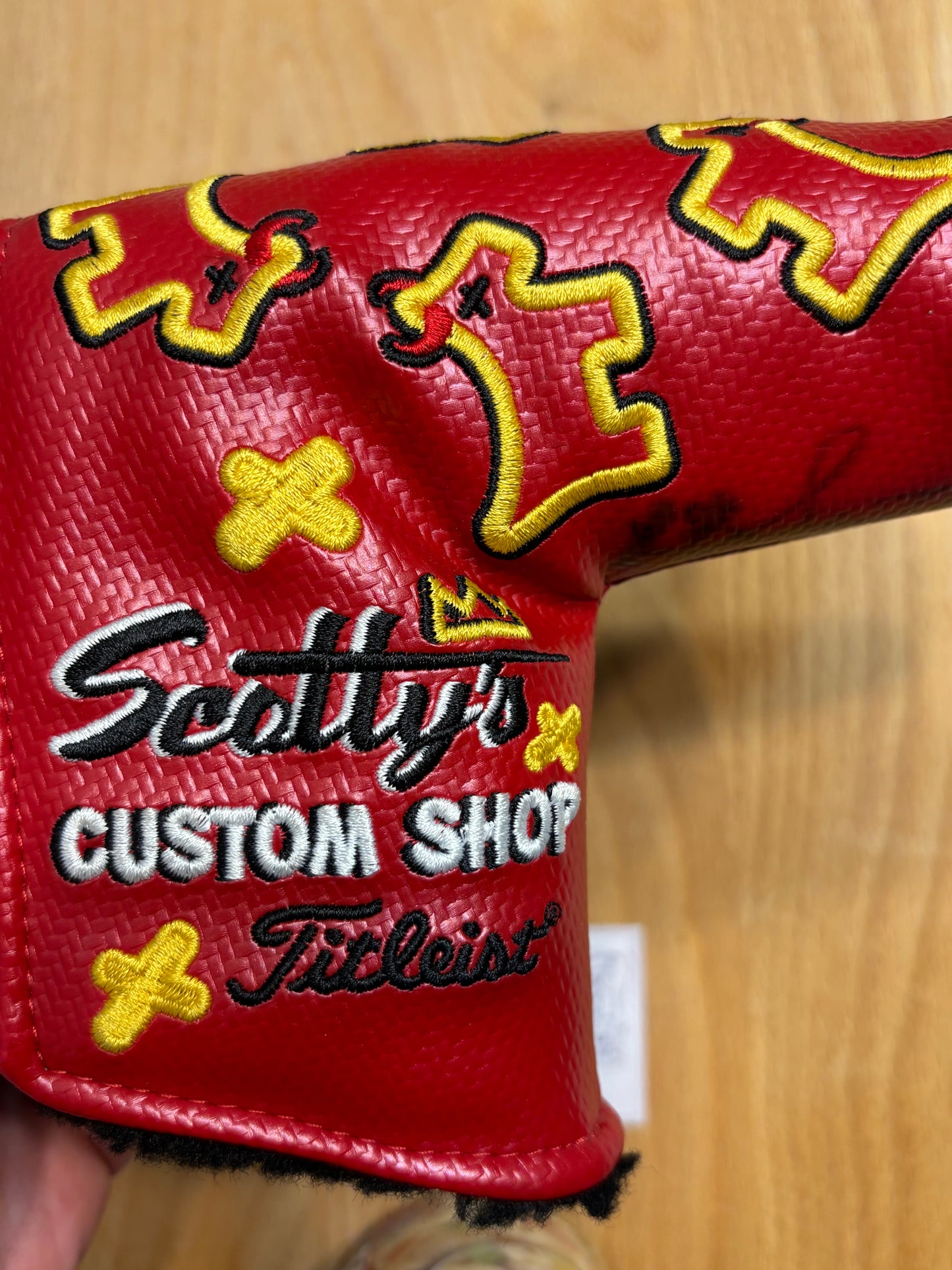 2010 Scotty Cameron Custom Shop Dancing Junk Yard Dog Red Signed Headcover