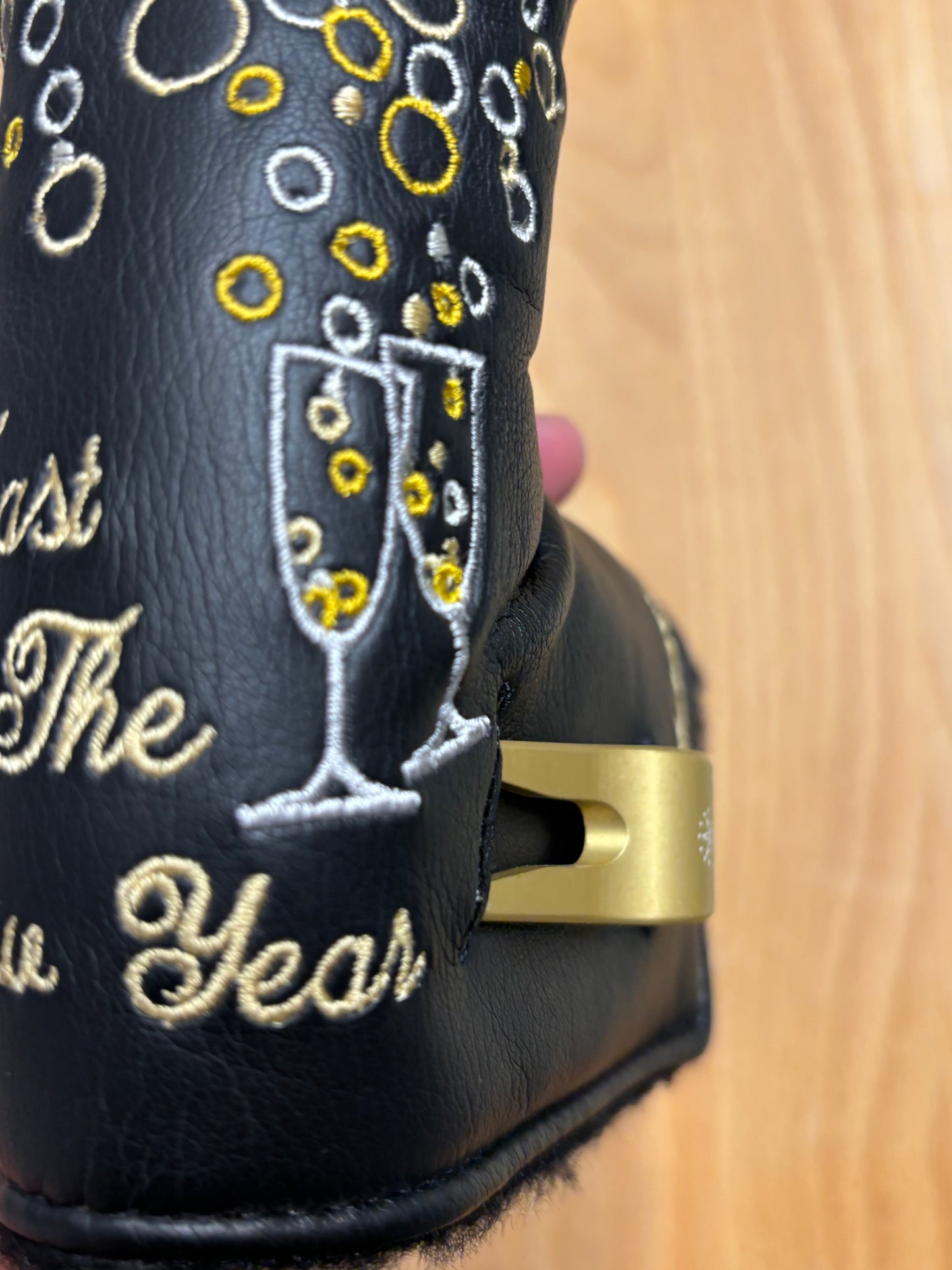 2004 Scotty Cameron Cheers 2004/Toast to the New Year Headcover