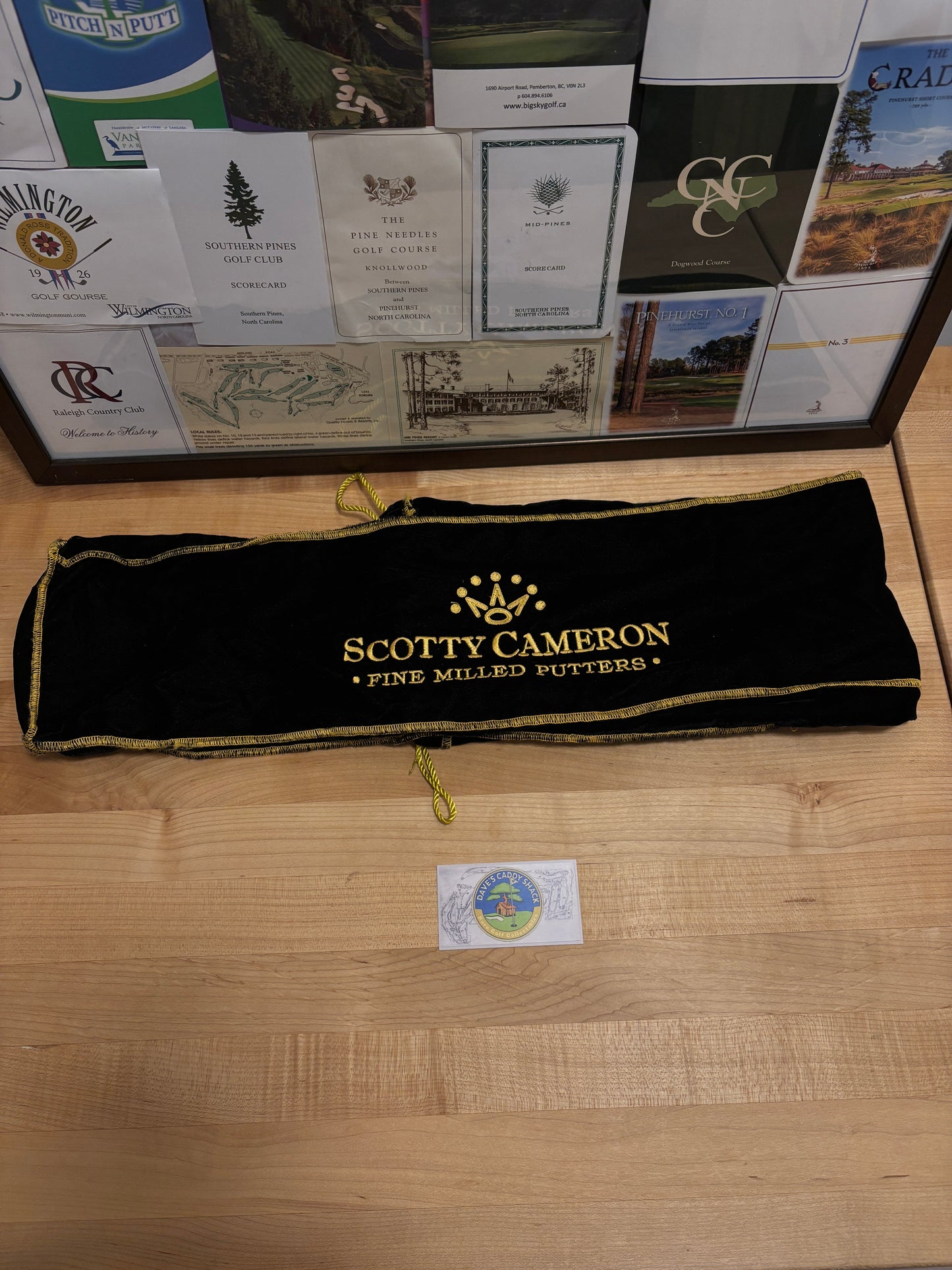 2011 Scotty Cameron Japan Gallery and Museum Velvet Putter Bag